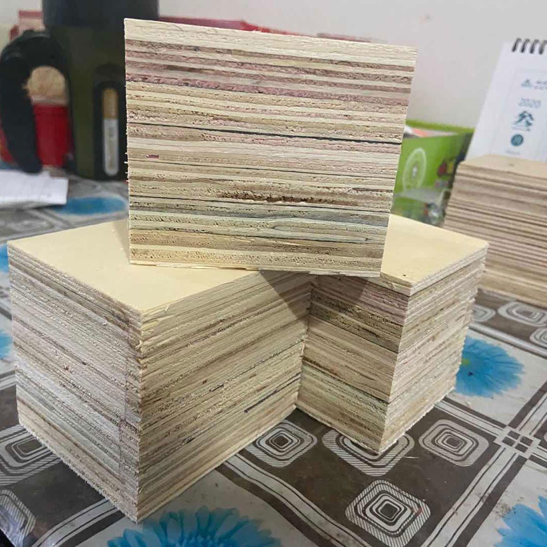 different sizes wooden pallet foot chip block